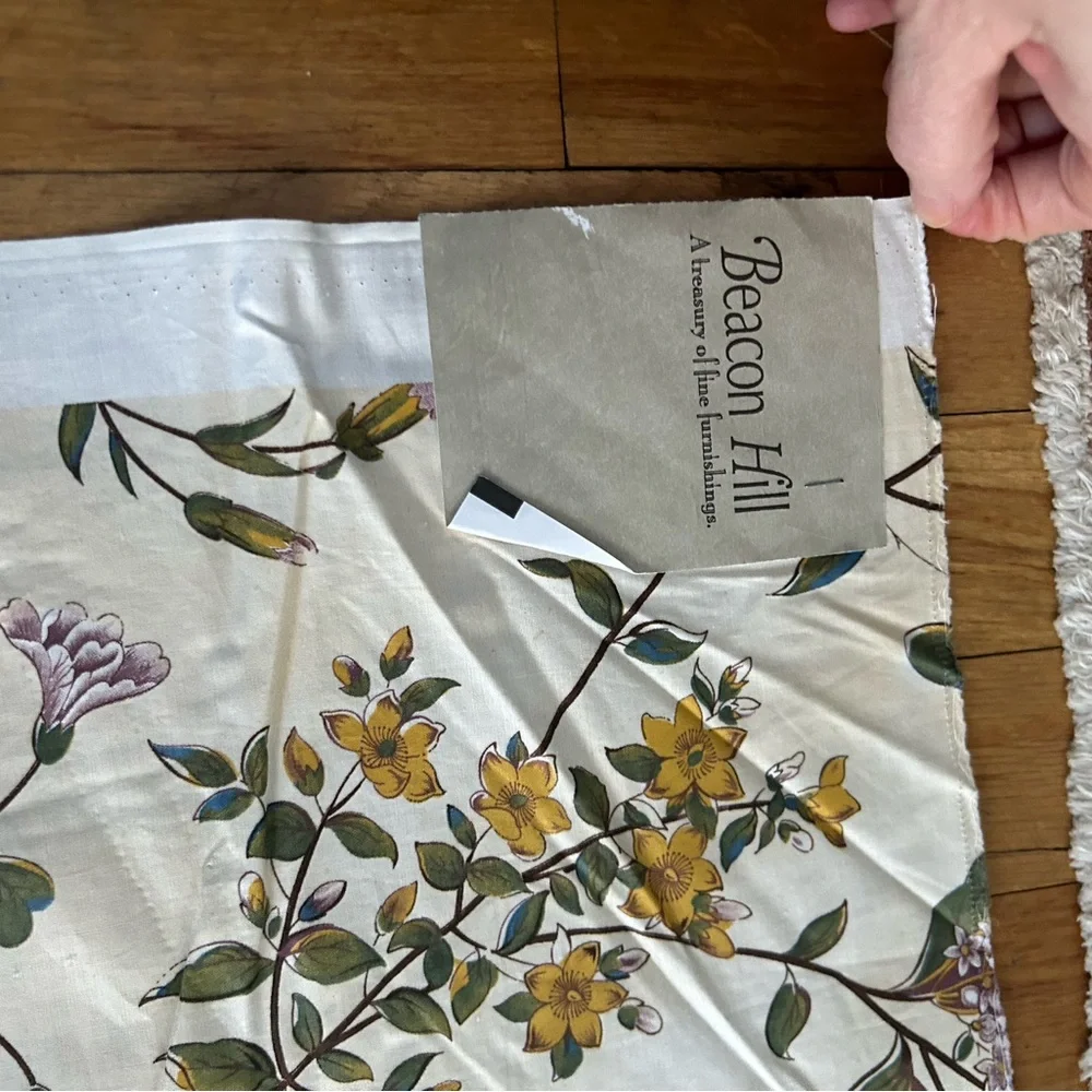 Beacon Hill Vintage Samira lilac 100% CottonFabric a little bit more than 1 Yard